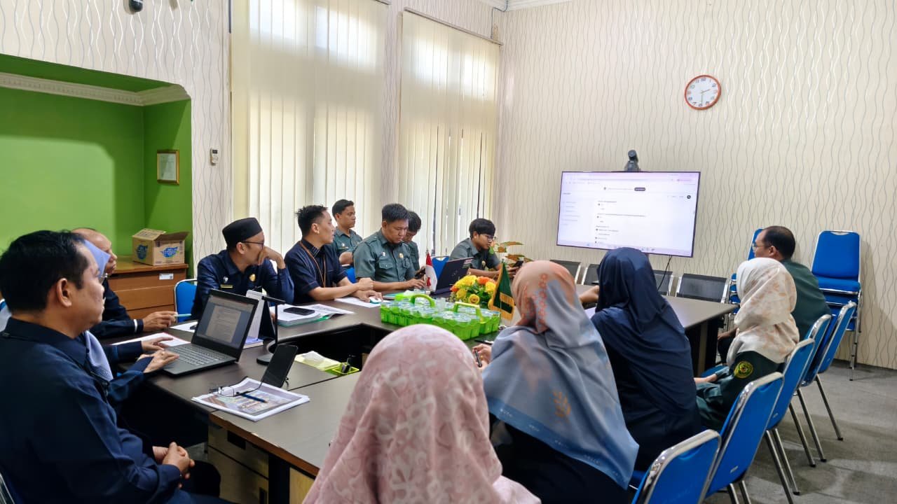 Rekonsiliasi Data Eviden TIM PEKPPP di Ruang Media Center PA Amuntai 